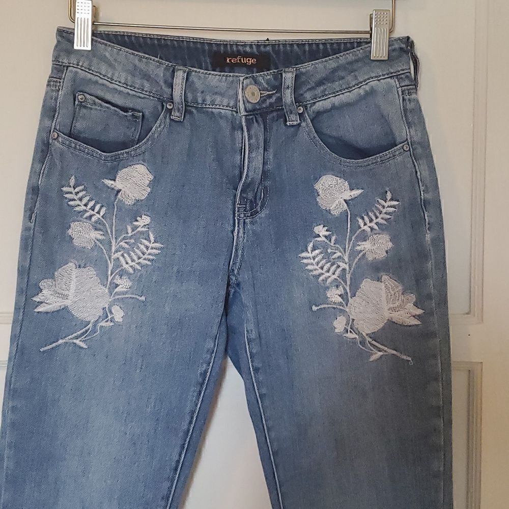 Refuge Floral Embroidered Cropped Jeans Size 2 - Picture 2 of 7